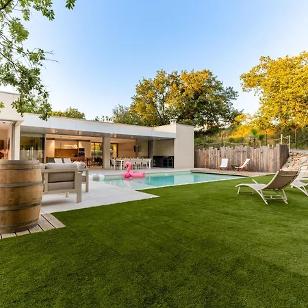 Joy Pool Sauna & River Escape Villa